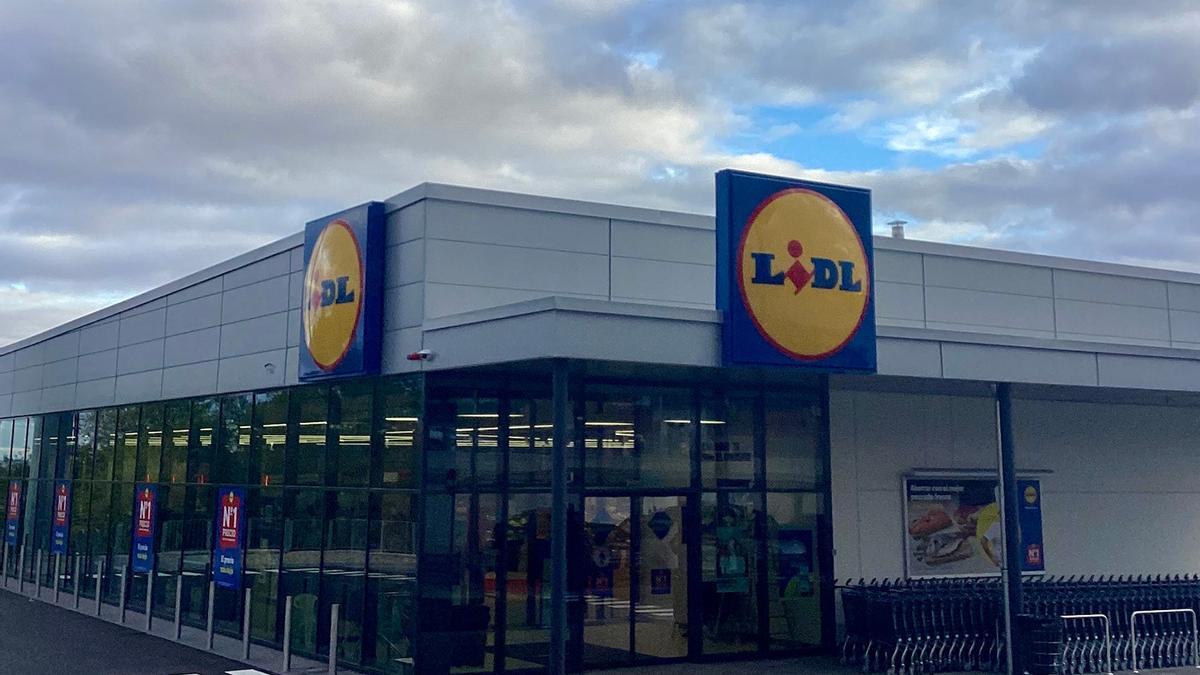 Colas en Lidl para hacerse con la solución definitiva para que tu ropa luzca como el primer día y dure mucho más tiempo