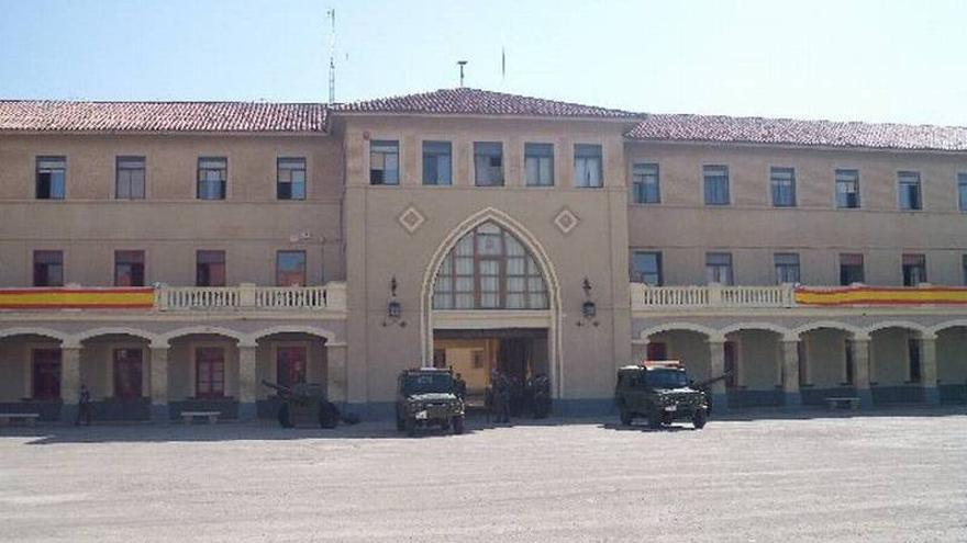 El Ejército propone cerrar el cuartel Huesca y Alós dice que hay margen maniobra