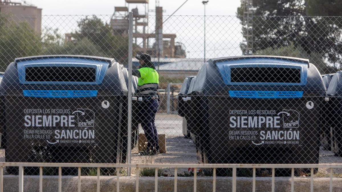 Nuevos contenedores de basura en San Vicente