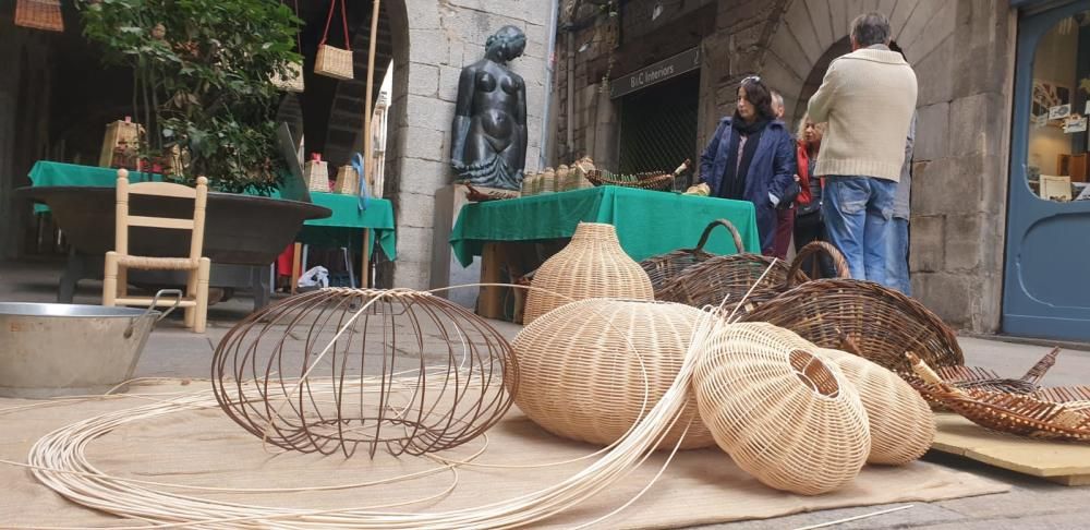 Fires d'artesans, pintura i brocanters a Girona.