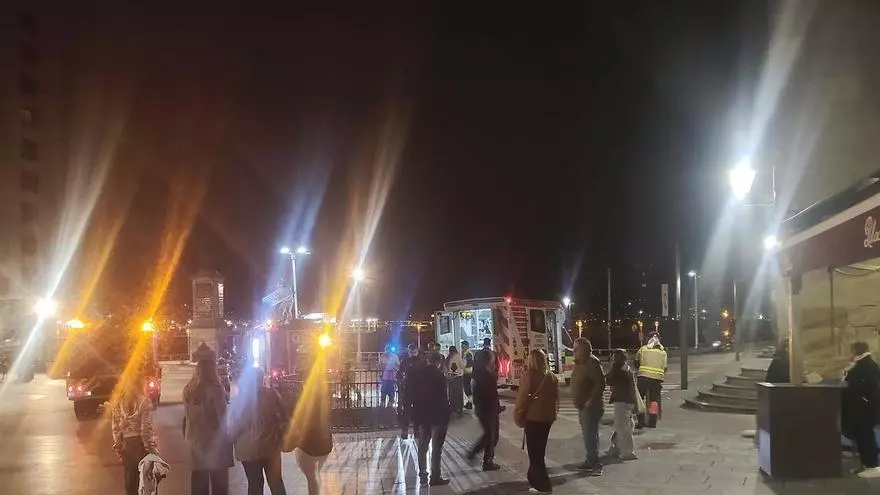 Una joven de 26 años herida grave tras saltar a una profundidad de cinco metros en el pozo de la Barquera, en Gijón