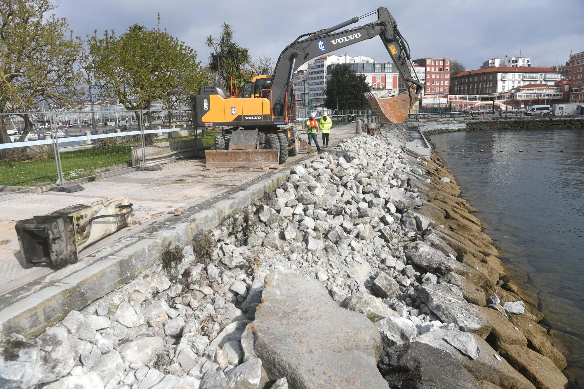 La plataforma de baño en O Parrote, prevista para 2023, apunta a finales de este verano