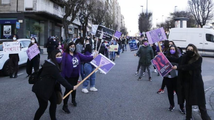 Manifestación del pasado 8M en Vigo, con distancia interpersonal entre las manifestantes. |  // ALBA VILLAR