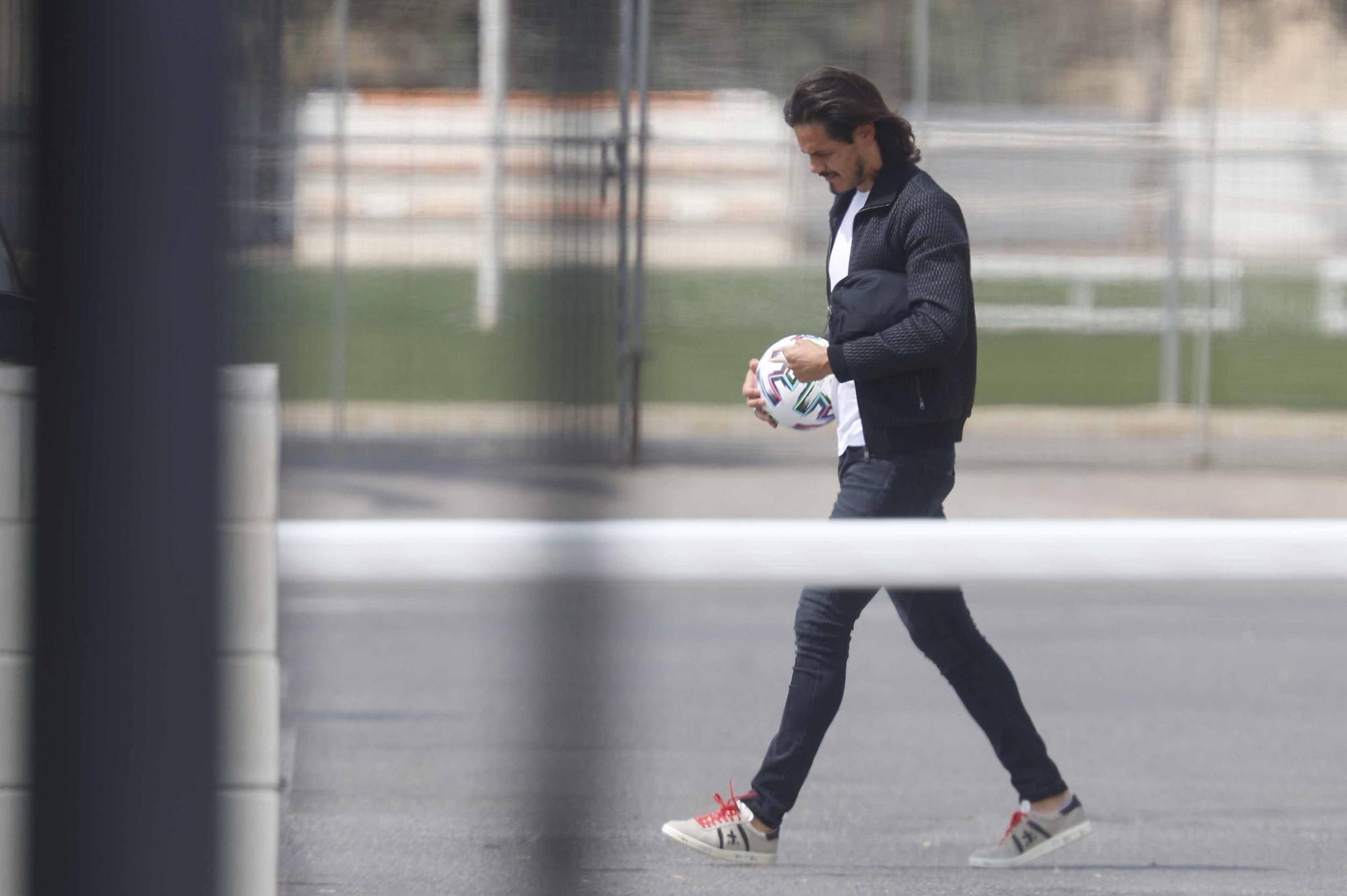 Caras largas en Paterna, tras la derrota de ayer en Almería