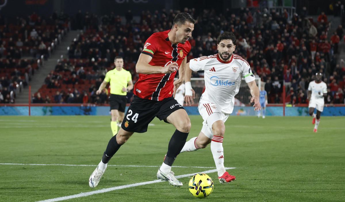 Martin Valjent durante el triunfo por 4-1 en casa contra el Sevilla.