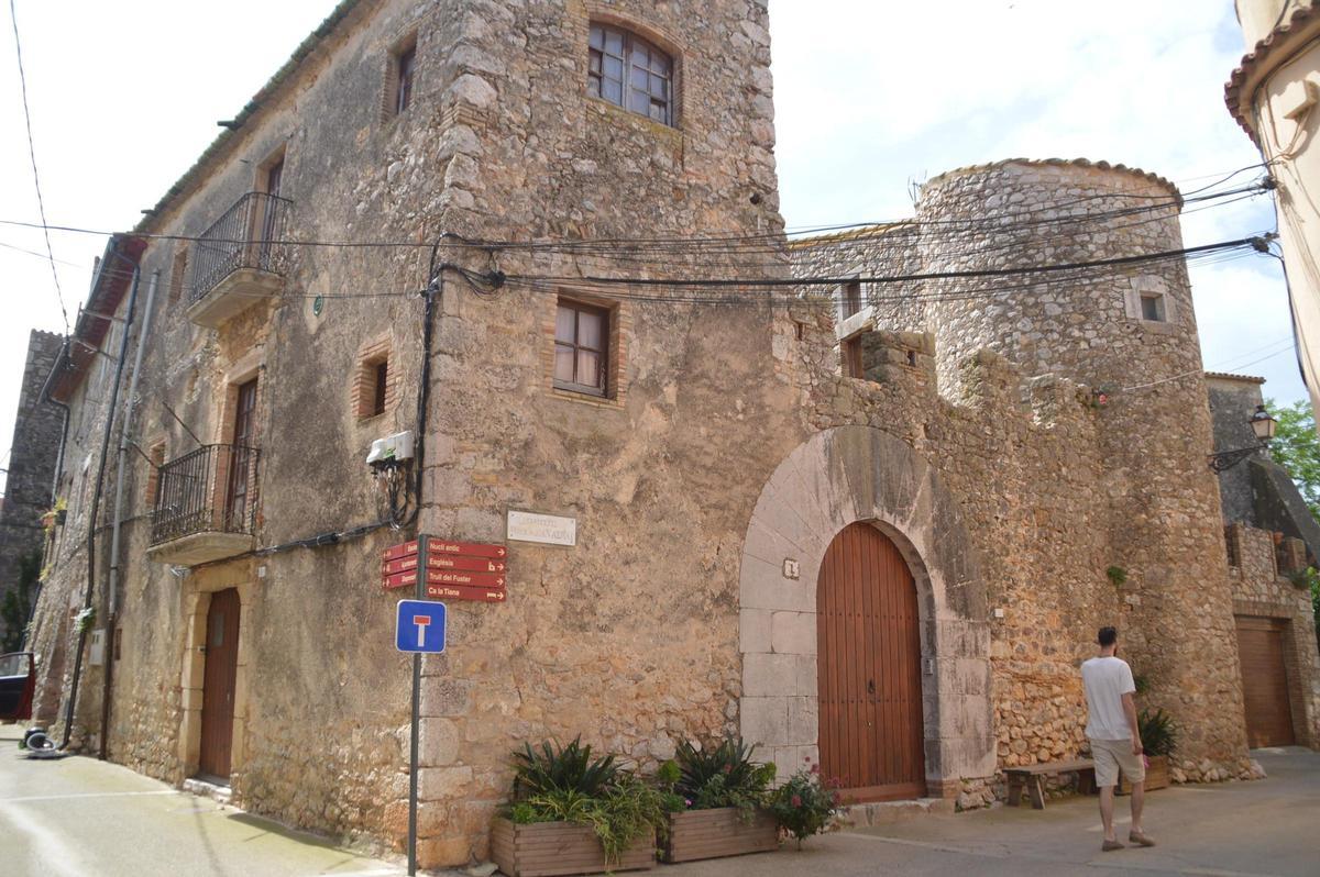 Cada casa de Vilanant preserva una història local molt intensa