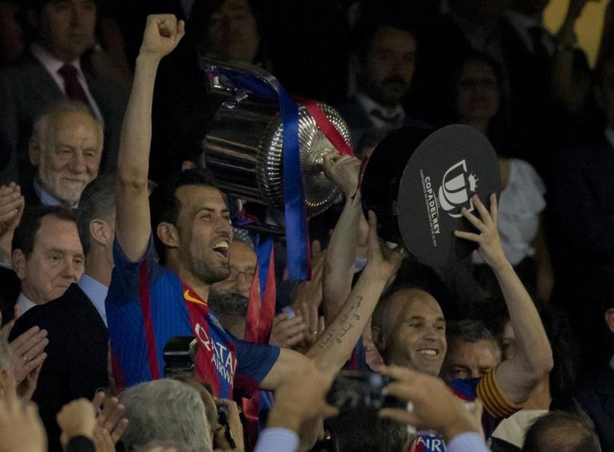 Sergio Busquets, 35 títulos Sergio Busquets, 35 títulos