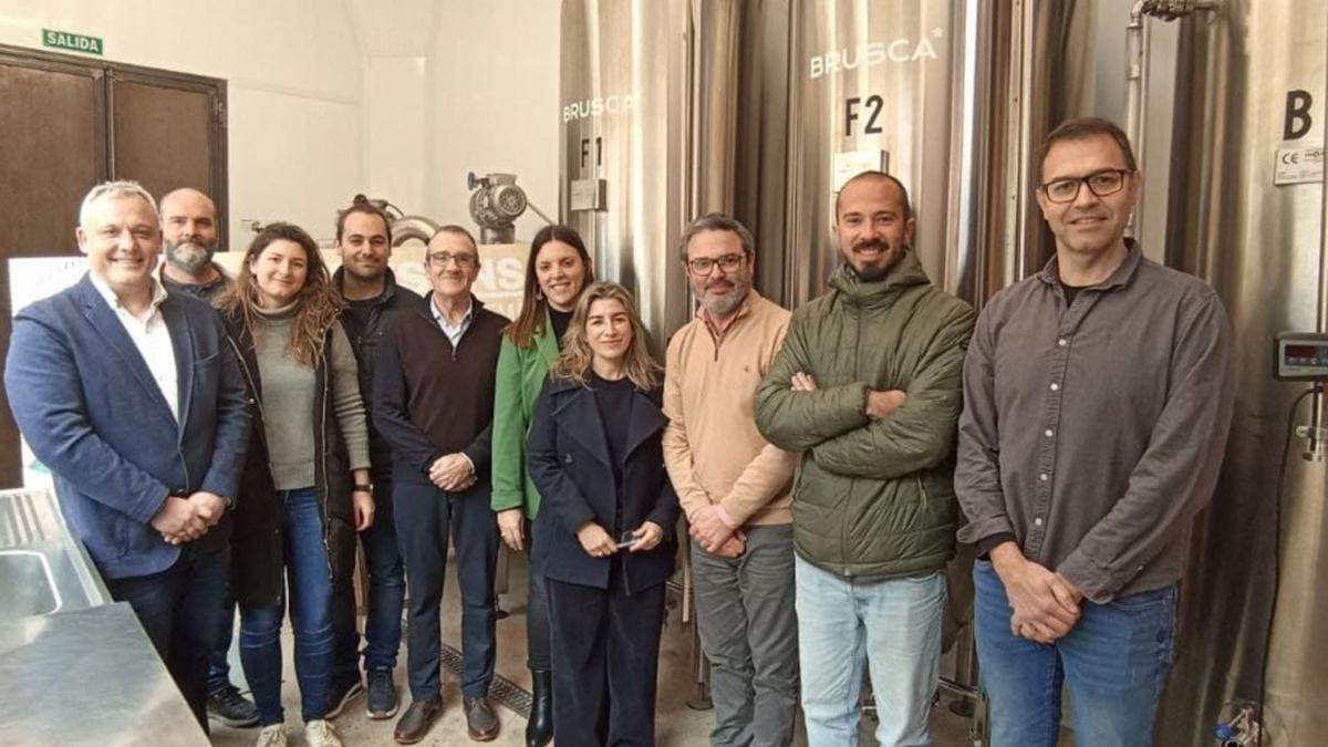 Presentación del nuevo Repertorio de Oficios Artesanos en la microfábrica de cerveza Sa Brusca de Manacor. | S.S.