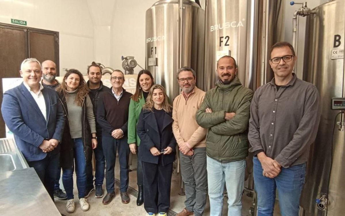 Presentación del nuevo Repertorio de Oficios Artesanos en la microfábrica de cerveza Sa Brusca de Manacor. | S.S.