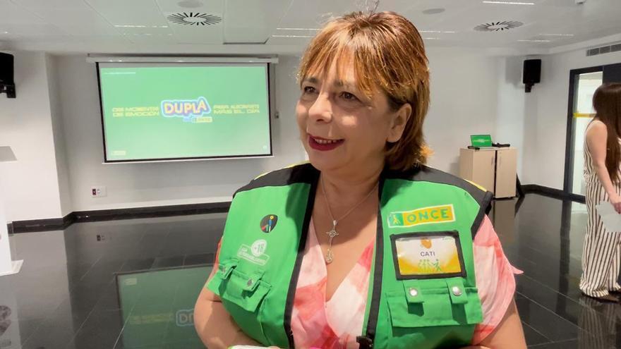 Catalina Escandell, vendedora de la ONCE: “Me costó mucho integrarme, pero he terminado encontrándome muy satisfecha”