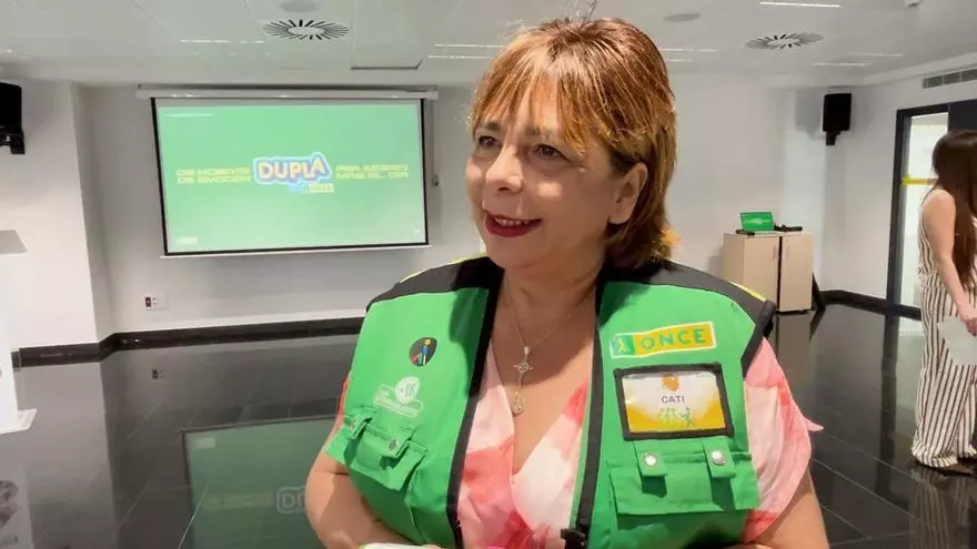 Catalina Escandell, vendedora de la ONCE: “Me costó mucho integrarme, pero he terminado encontrándome muy satisfecha”