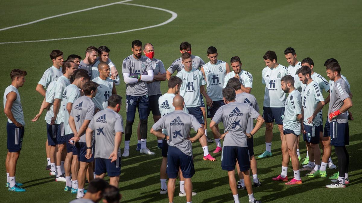 La selección española hace piña antes del partido ante Italia