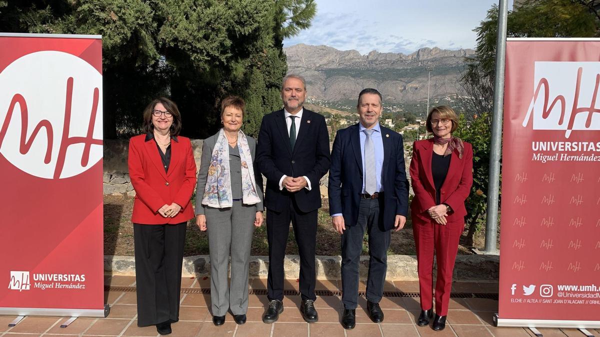 Los cinco rectores de las universidades públicas valencianas, este martes en el campus de la UMH en Altea