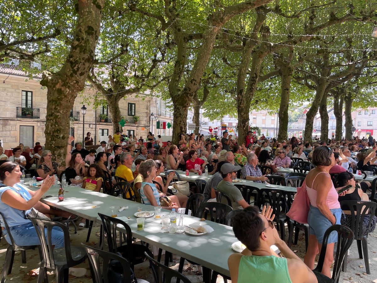 Cientos de comensales se dieron cita en la jornada final de la Festa do Emigrante