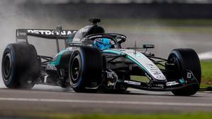 George Russell durante el shakedown de Barcelona, pilotando el nuevo Mercedes W17