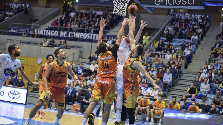 El Valencia Basket confirma la reacción con una sufrida victoria en Santiago (98-103)