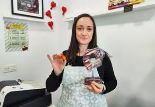 El atardecer de Quintueles en un bombón: chocolate, naranja y avellana para un dulce inspirado en la localidad maliayesa
