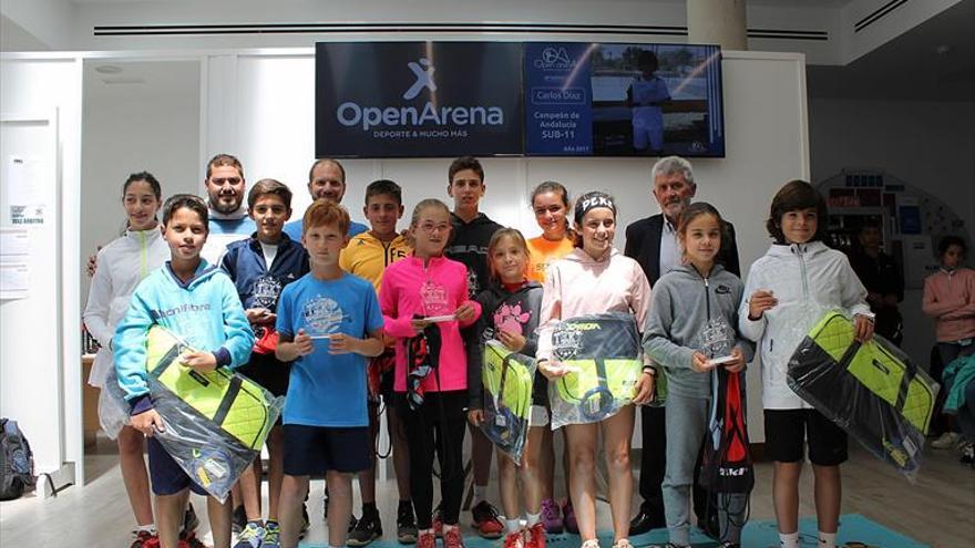 El tenista Carlos Díaz conquista la corona de Open Arena en alevines