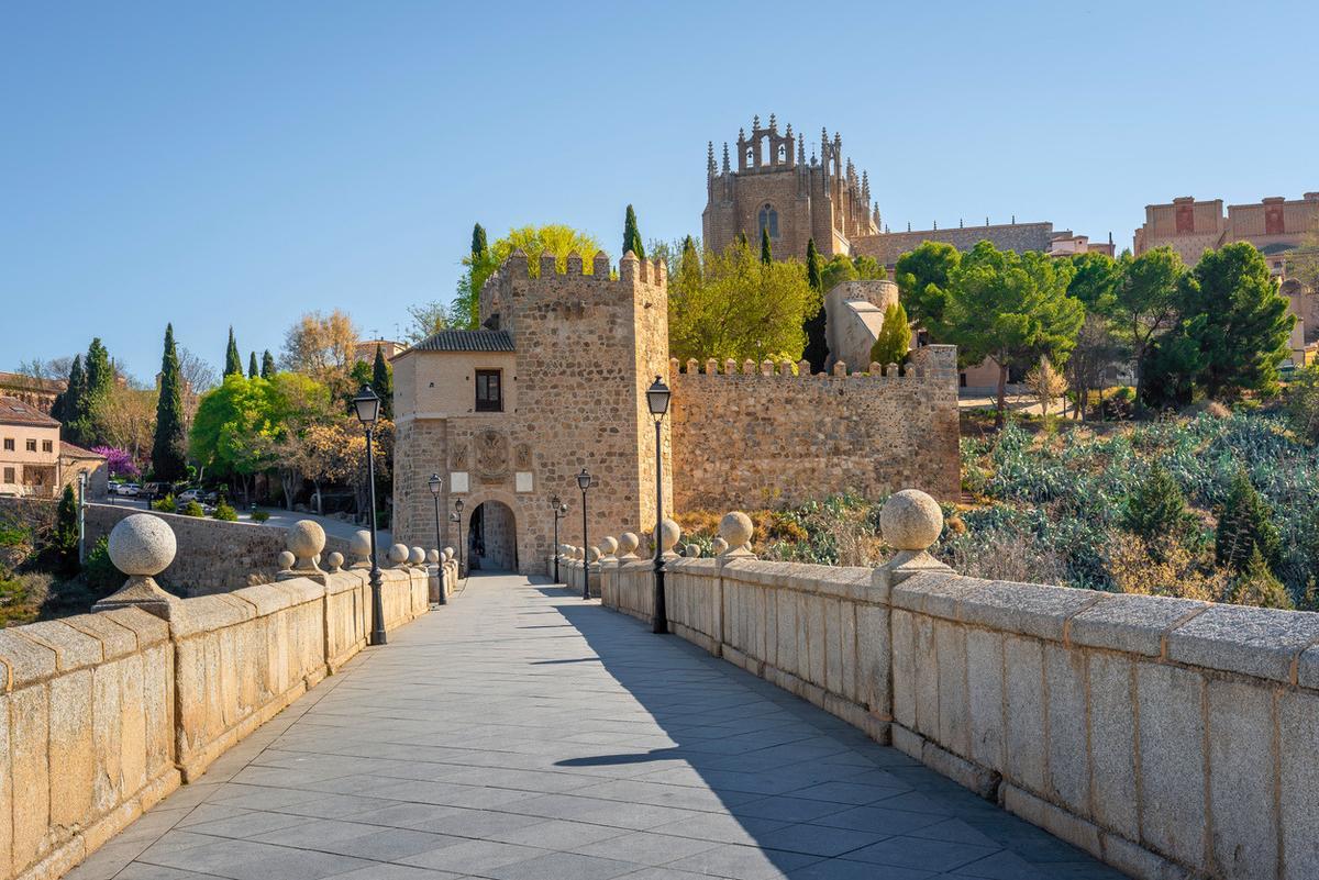 El Puente de San Martín sirve como puerta de entrada al casco antiguo de Toledo