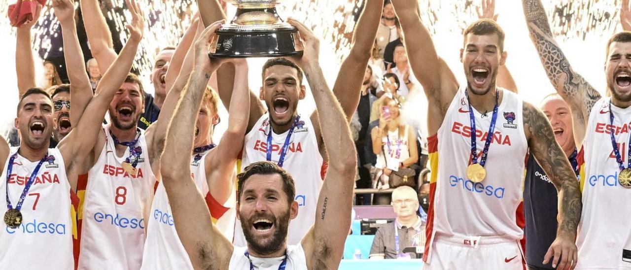 Rudy aixeca el títol de l’Eurobasket. | FLIP SINGER / EFE