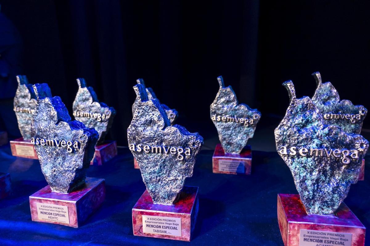 Así fue la entrega de premios empresariales de la Vega Baja Asemvega en Torrevieja, en imágenes