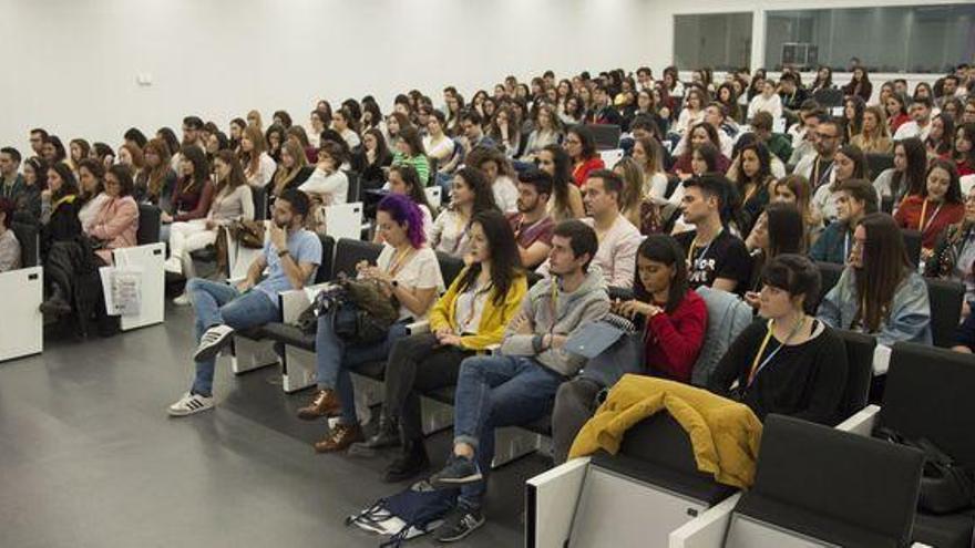 La receta de los alumnos de Enfermería contra el paro en Castelló