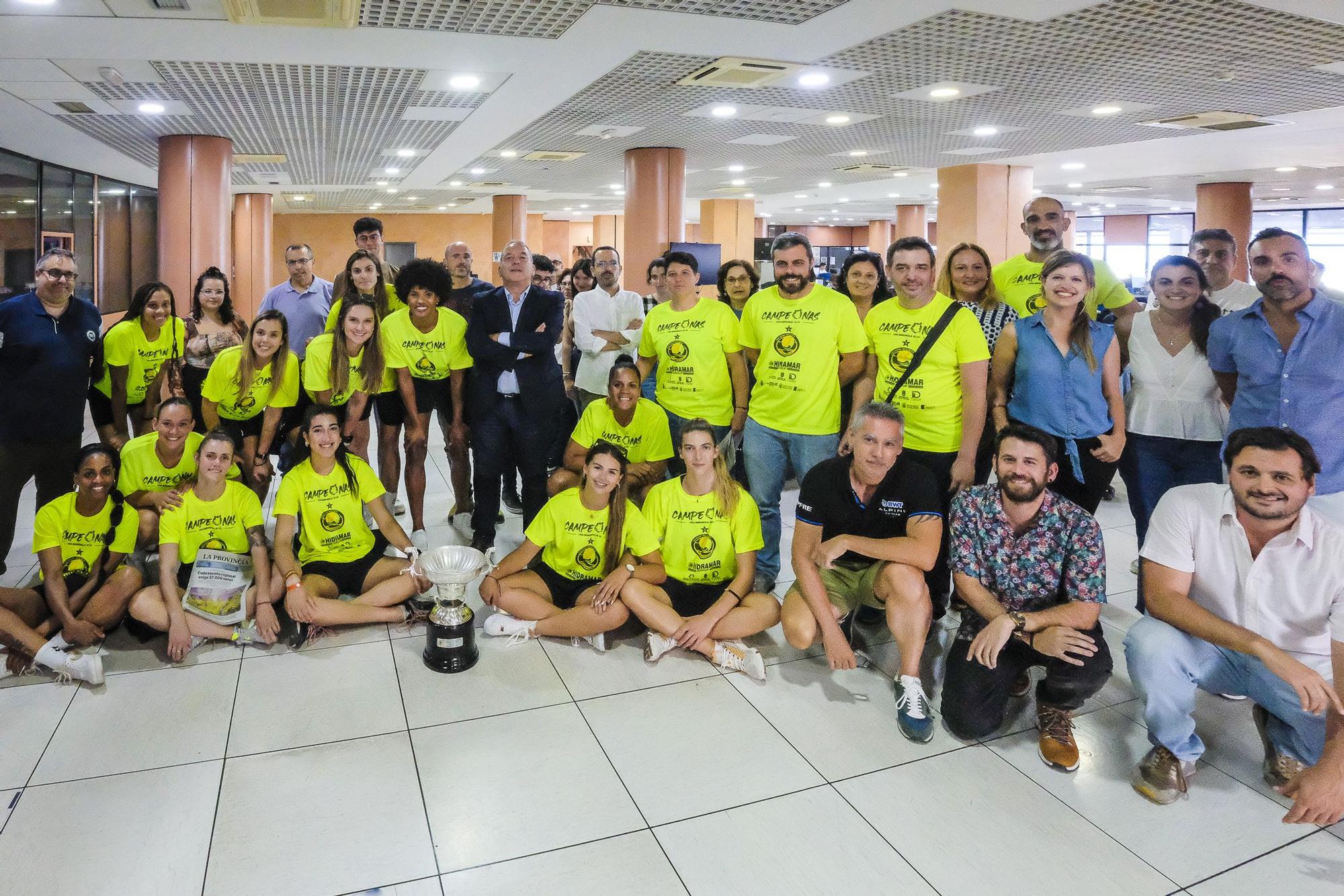 La plantilla del Hidramar Gran Canaria, campeonas de liga, visita la redacción de LA PROVINCIA