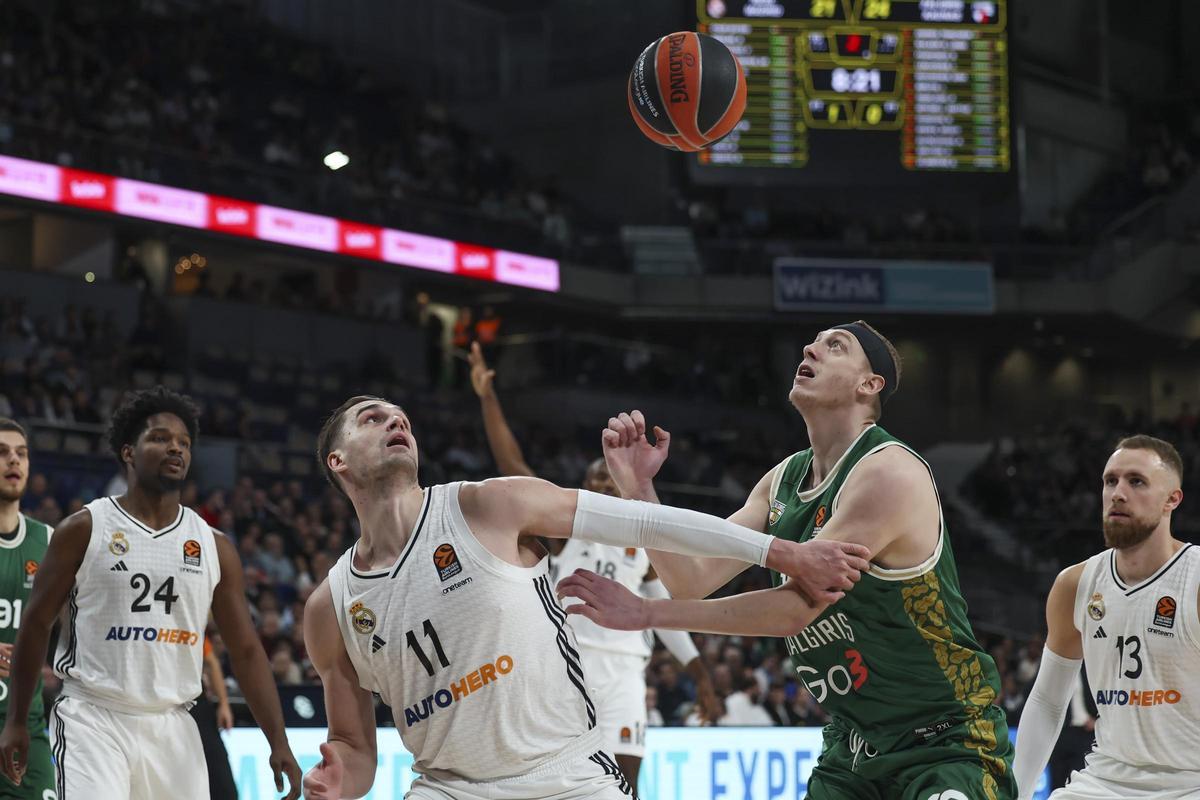 El Madrid naufraga ante el Zalgiris.