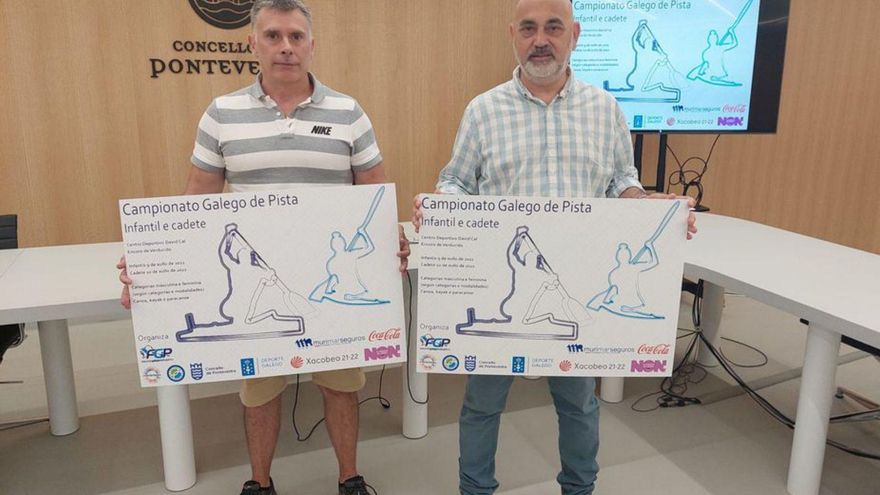 Alfredo Bea y Tino Fernández presentando el campeonato. | // FDV