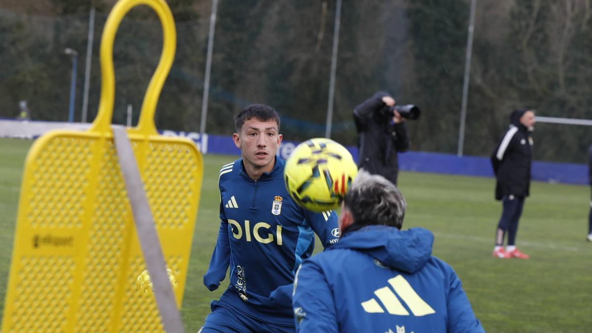 VÍDEO: Thiago Fernández ya se calza las botas en El Requexón