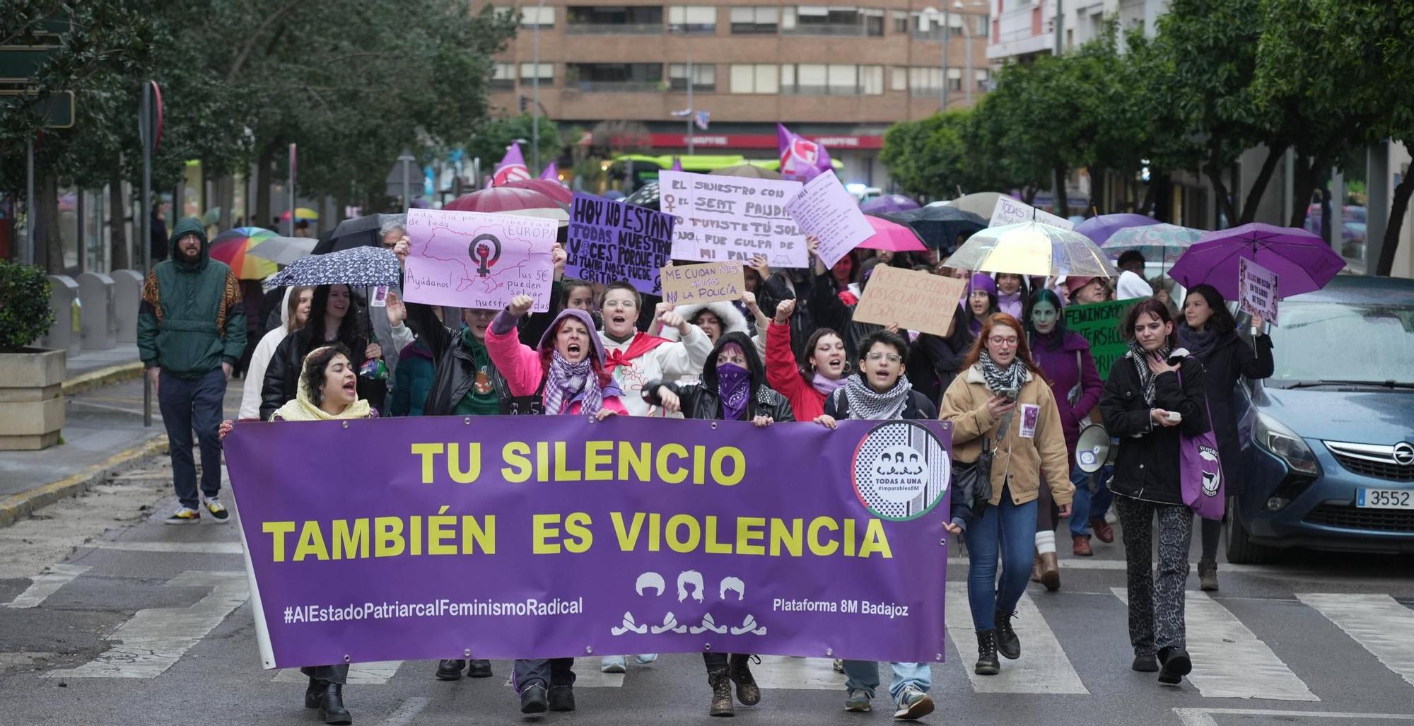 8M en Badajoz: Las mujeres gritan "se acabó"