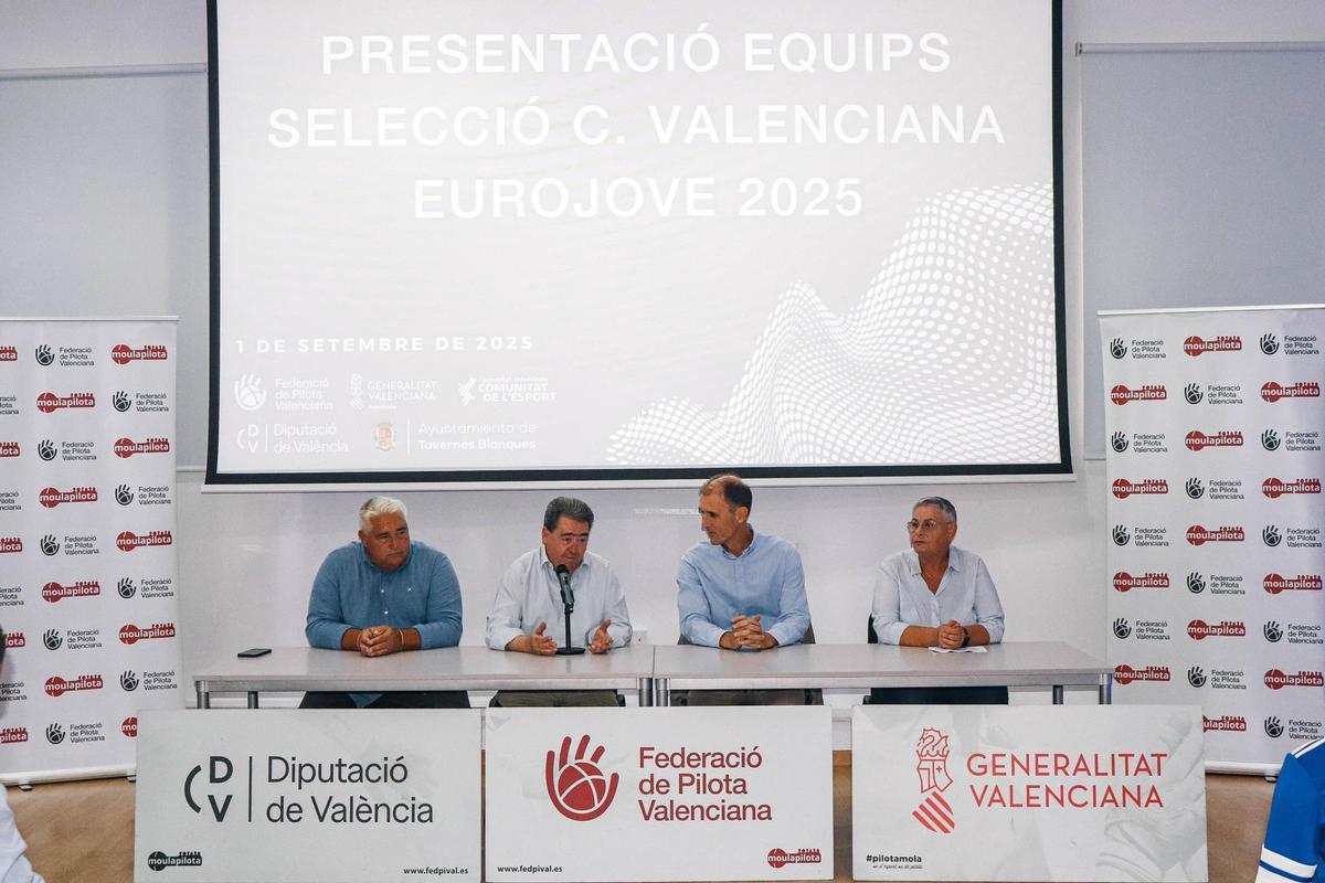 Pedro Cuesta, Arturo Ros, Luis Cervera i Elvira López van desitjar la millor de les sorts a la nostra selecció.