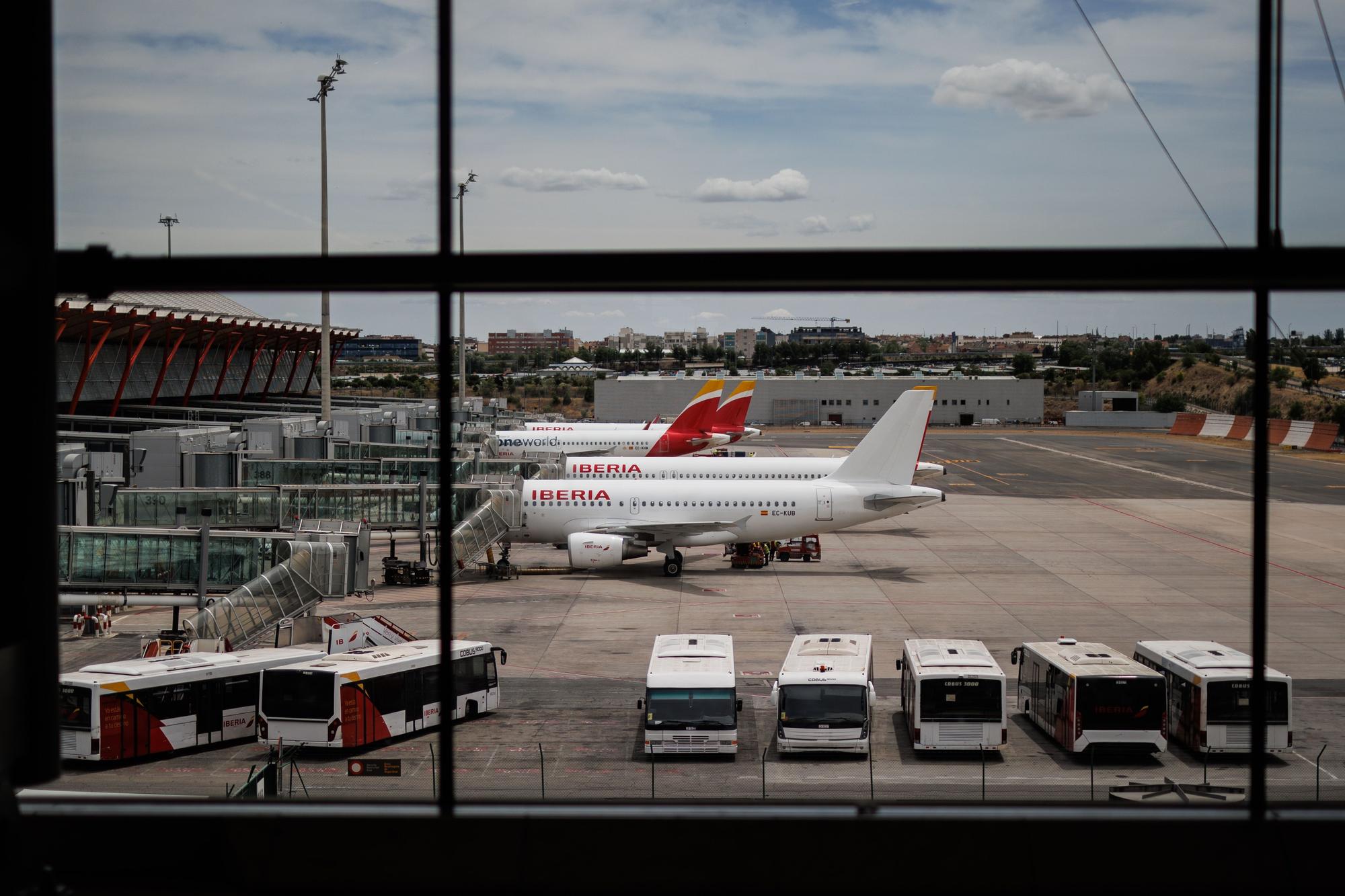 Las aerolíneas se rebelan contra los nuevos impuestos de la UE y España y avisan de billetes más caros