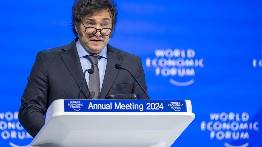 Milei advierte en Davos que &quot;Occidente está en peligro&quot; por el socialismo y clama contra &quot;la agenda sangrienta del aborto&quot;