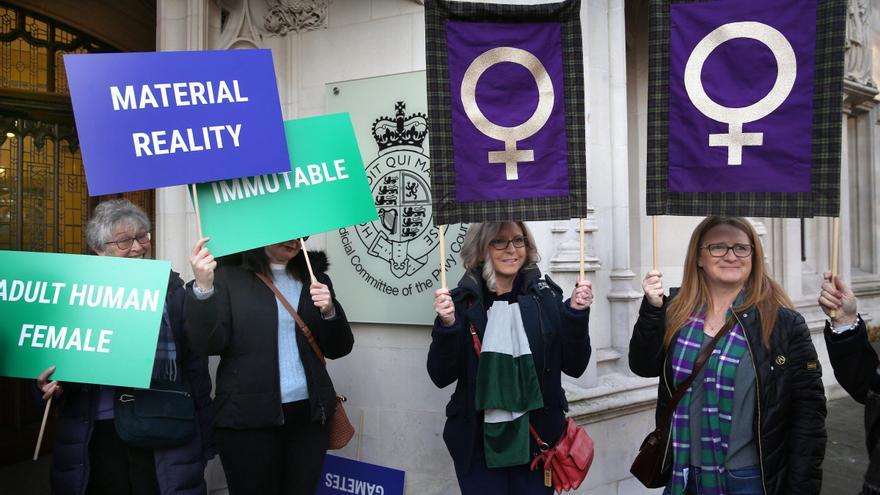 Concentración de feministas durante una vista en el Tribunal Supremo de Reino Unido en noviembre.