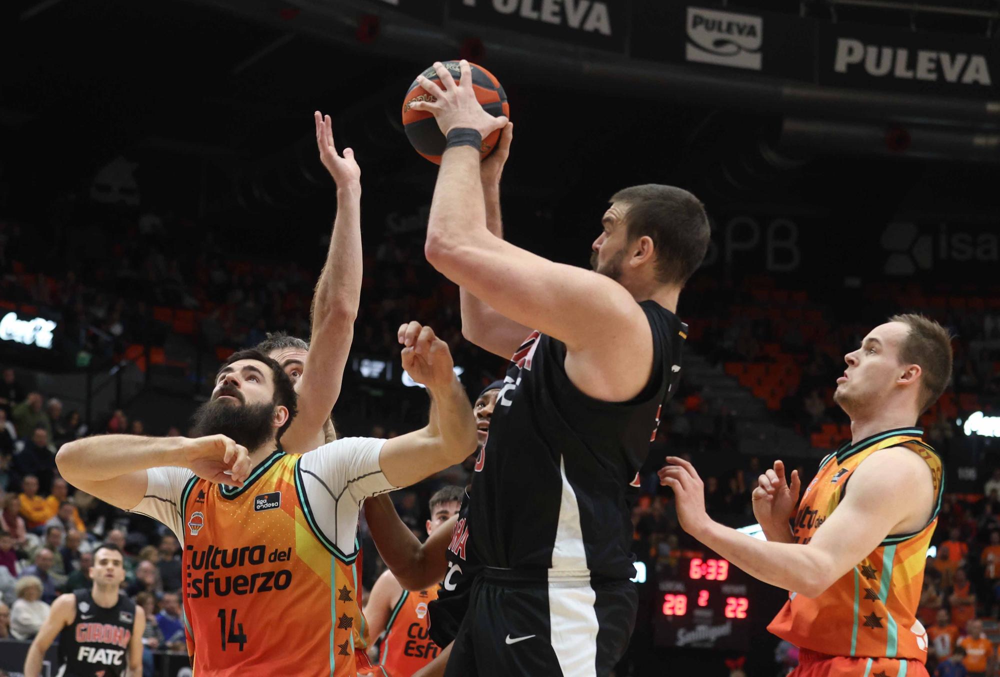 Las mejores imágenes del Valencia Basket - Girona Basketball