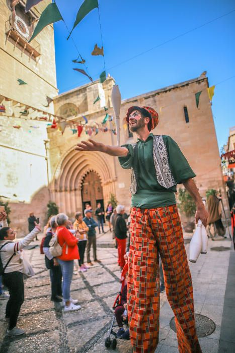 Orihuela rescata su pasado en su tradicional Mercado Medieval