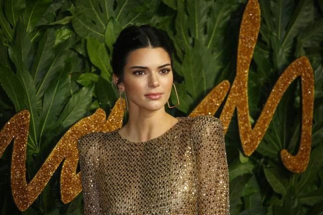 Kendall Jenner y su look beauty en los British Fashion Awards