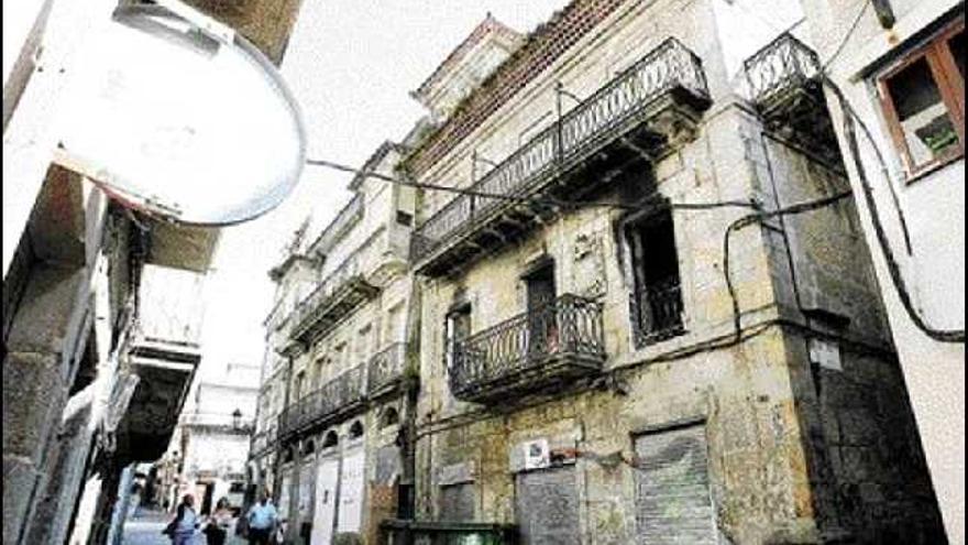 El Consorcio autorizó la rehabilitación de dos nuevos edificios en la calle Real. / j.lores