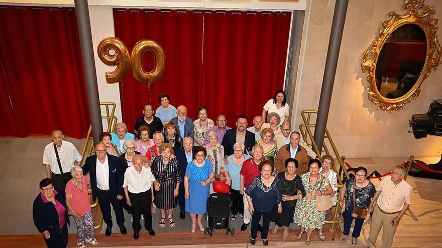 Elche homenajea a 26 mayores de 90 años y dos centenarios