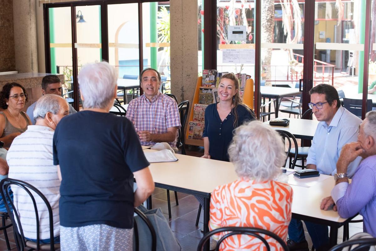 Una de las actividades que realizan los mayores de Canarias