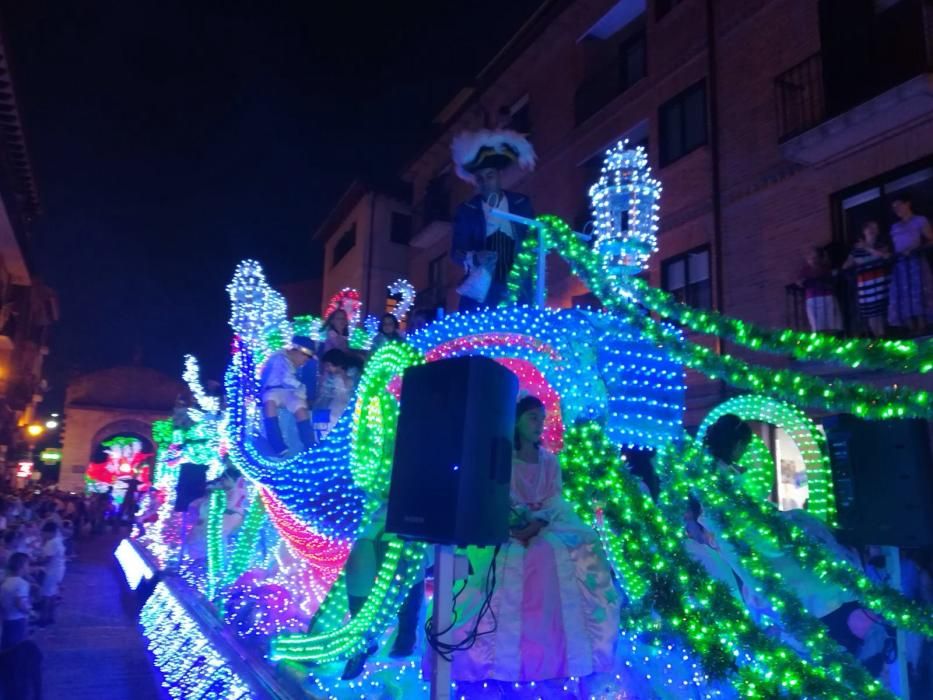 Desfile de carrozas en Toro