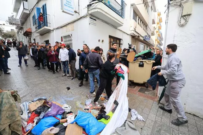 Galería: Violencia ante la casa okupada de Sant Antoni