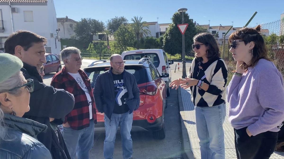 Irene de Miguel (segunda por la derecha), en una visita a Jerez de los Caballeros.