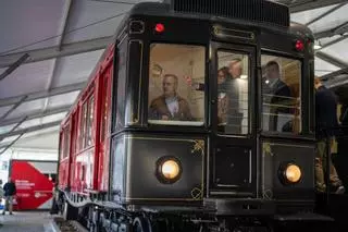 Barcelona inaugura una exposición de trenes históricos para celebrar el centenario del metro