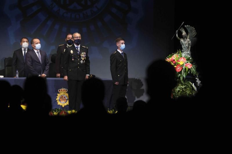 Acto de la Policía Nacional en el Teatro Guimerá