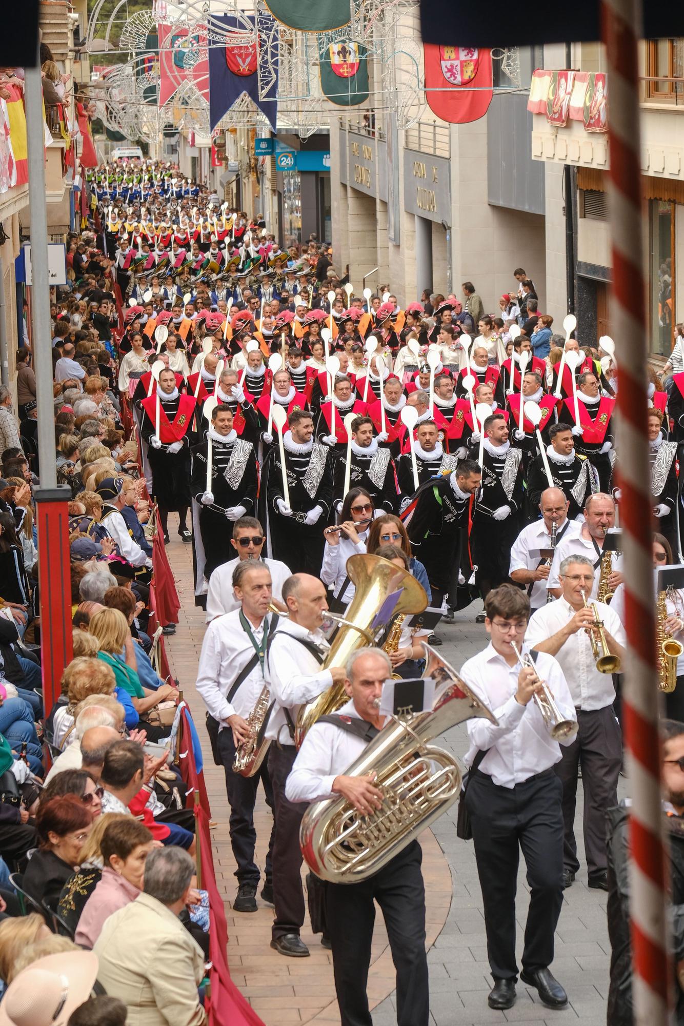 Así ha sido la Entrada Cristiana de las fiestas de Petrer