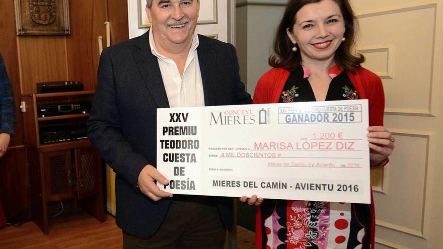 Marisa López Diz recoge el premio &quot;Teodoro Cuesta&quot;