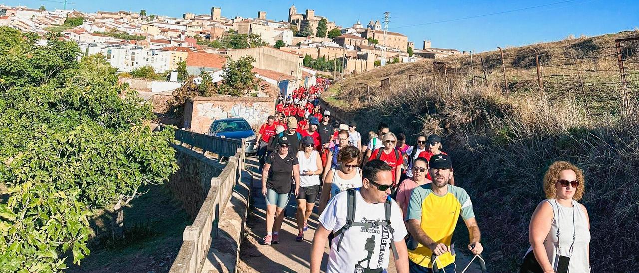 La caminata, con la Ciudad Monumental al fondo.