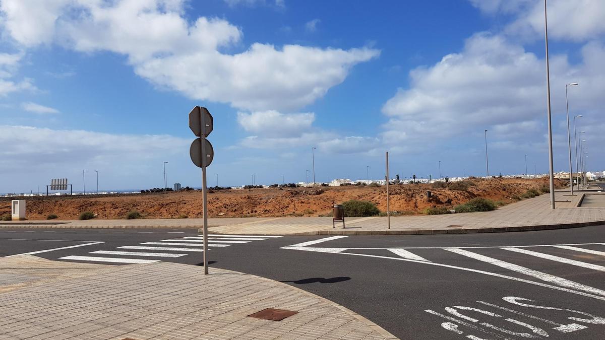 Uno de los solares donde se construirán las viviendas sociales en Maneje.